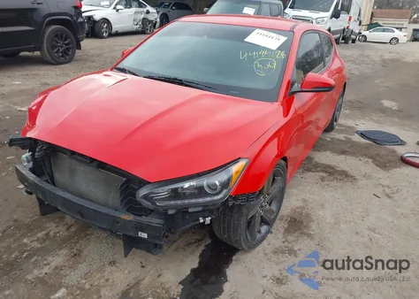 2021 Hyundai Veloster 2.0 z USA, uszkodzony, nr VIN KMHTG6AF2MU032599